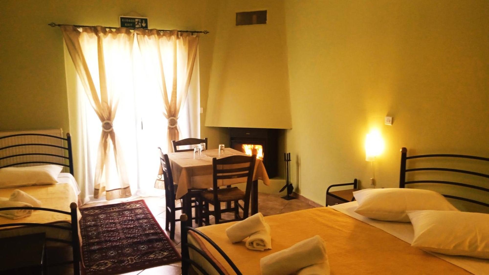 Guesthouse Eleftherios Kalavryta Exterior photo