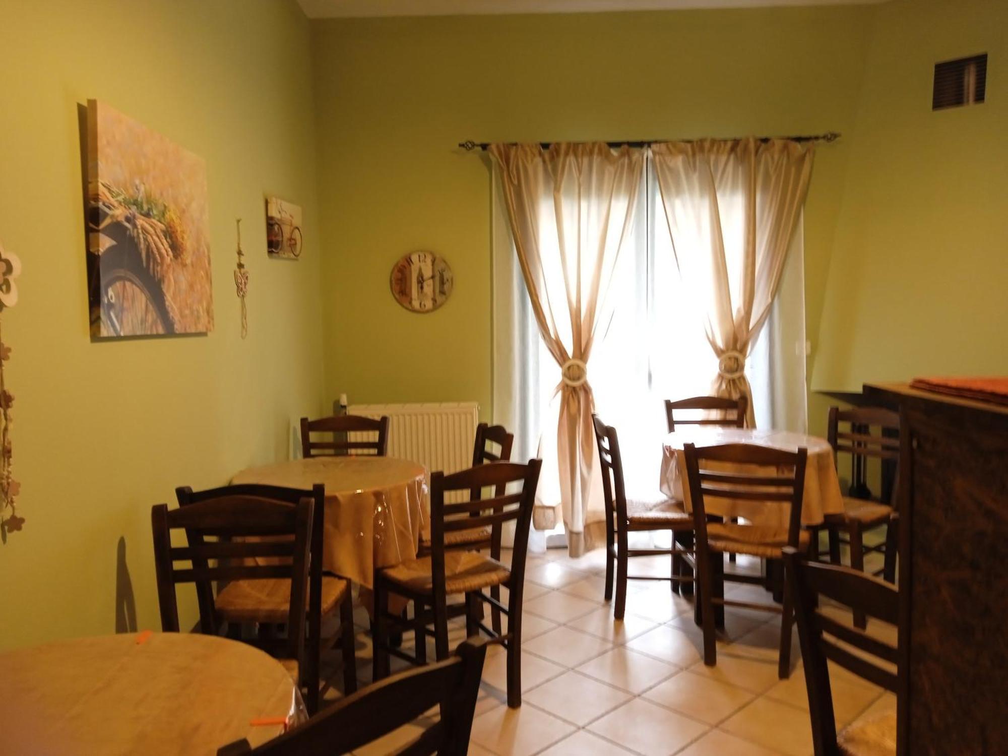 Guesthouse Eleftherios Kalavryta Exterior photo